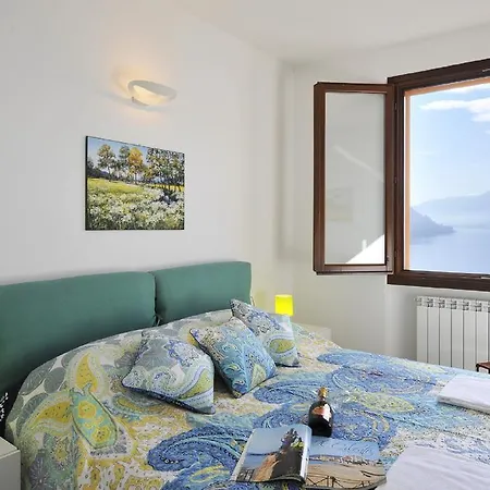 Bella Vita Amore Apartment Varenna